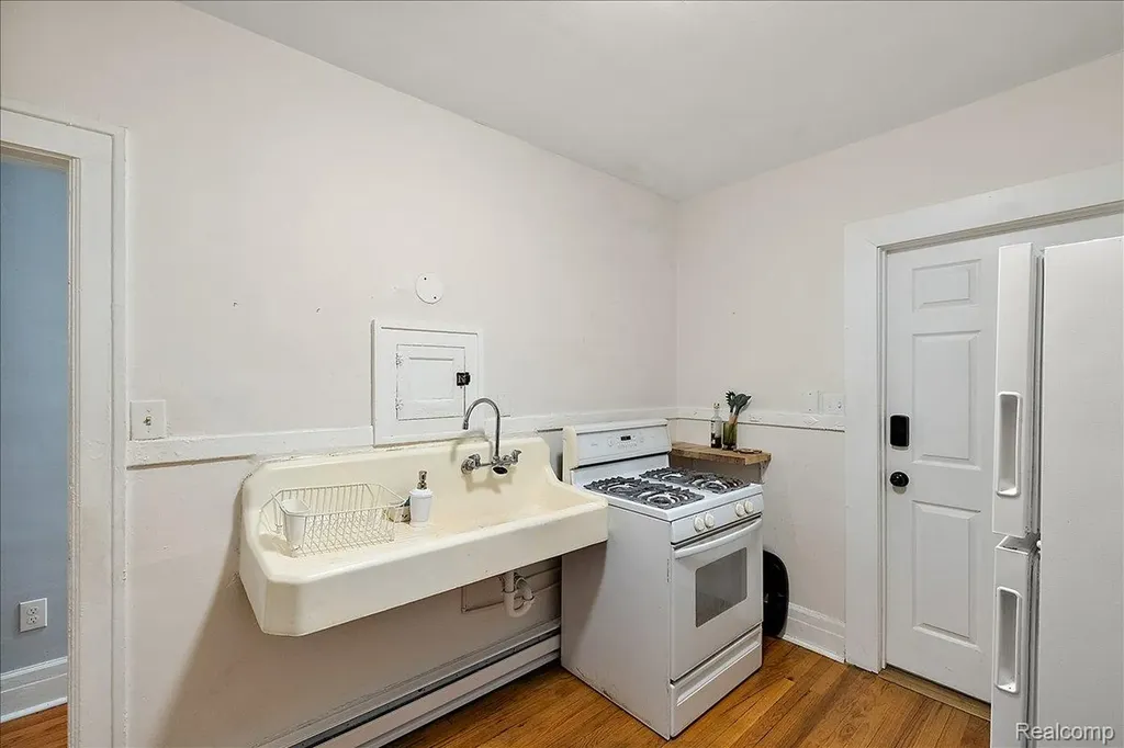 2256 W Philadelphia Street Detroit City MI 48206