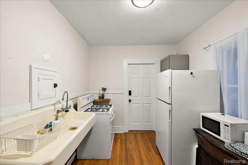 2256 W Philadelphia Street Detroit City MI 48206