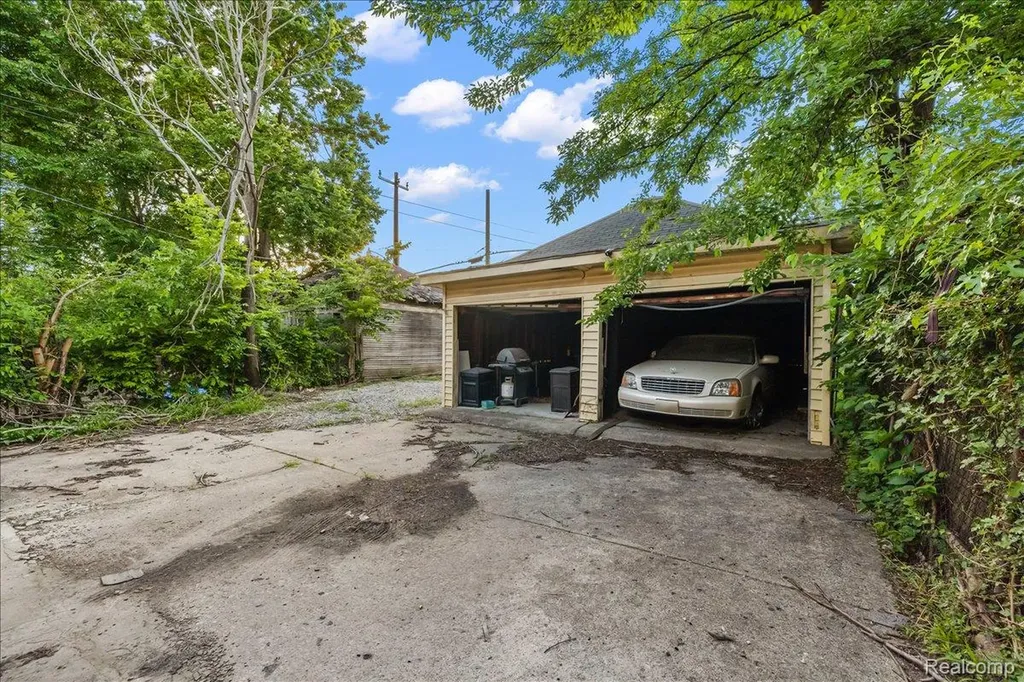 2256 W Philadelphia Street Detroit City MI 48206