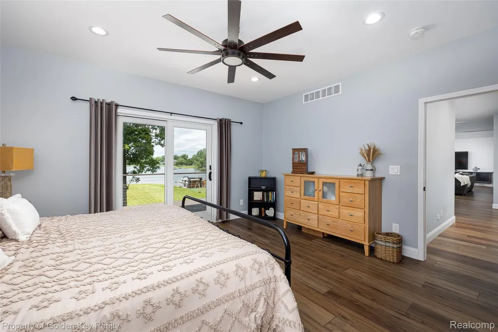 1210 W Oakley Park Road Commerce Charter Township MI 48390