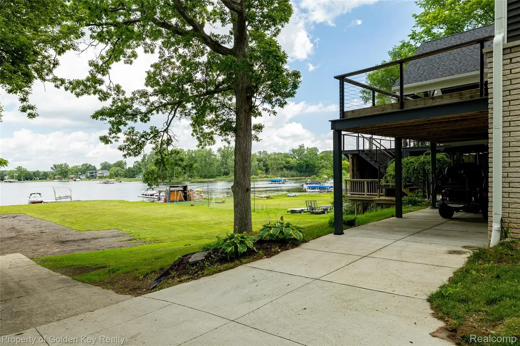 1210 W Oakley Park Road Commerce Charter Township MI 48390