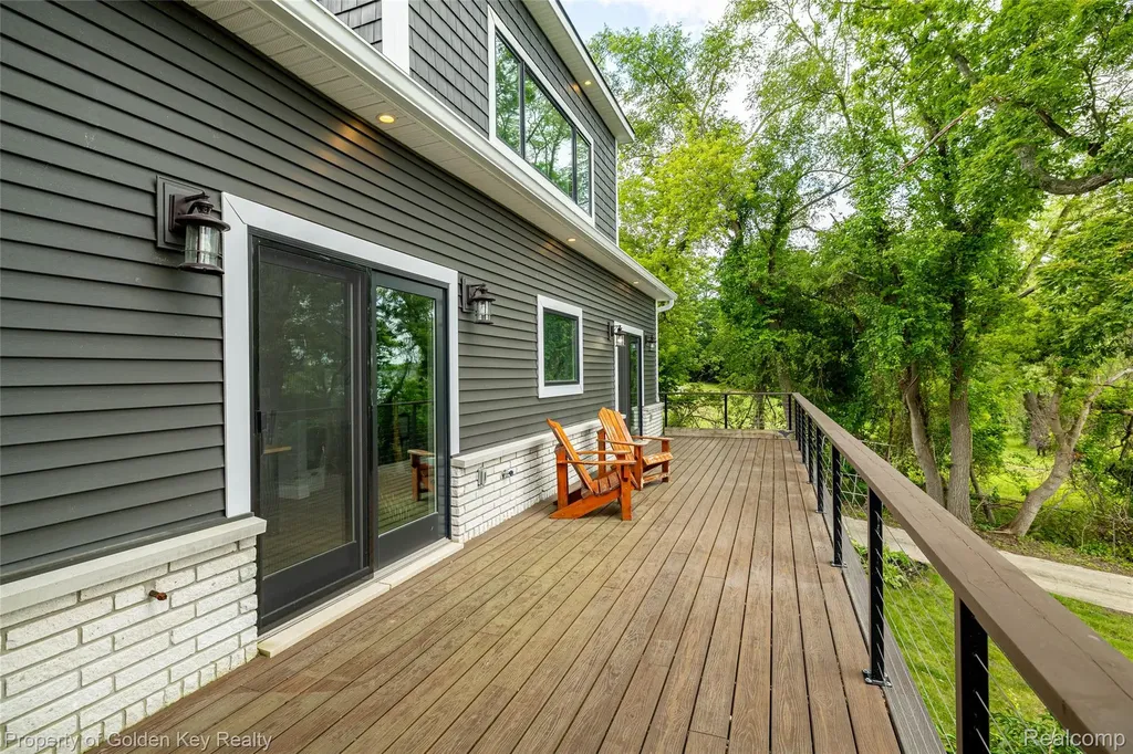 1210 W Oakley Park Road Commerce Charter Township MI 48390