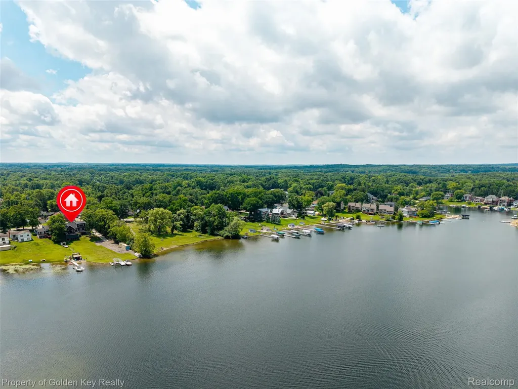 1210 W Oakley Park Road Commerce Charter Township MI 48390