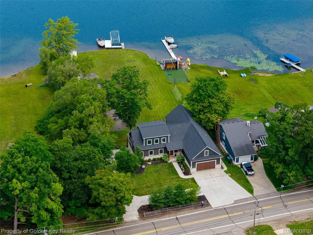 1210 W Oakley Park Road Commerce Charter Township MI 48390