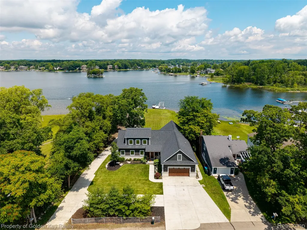 1210 W Oakley Park Road Commerce Charter Township MI 48390