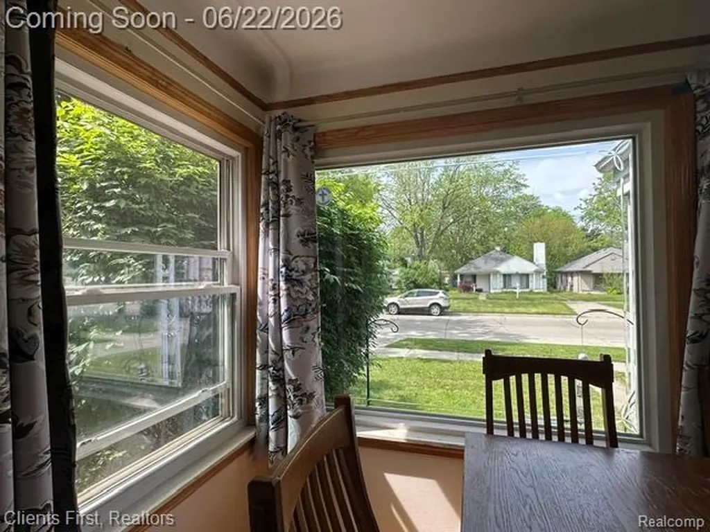 24631 Carlysle Street Dearborn City MI 48124