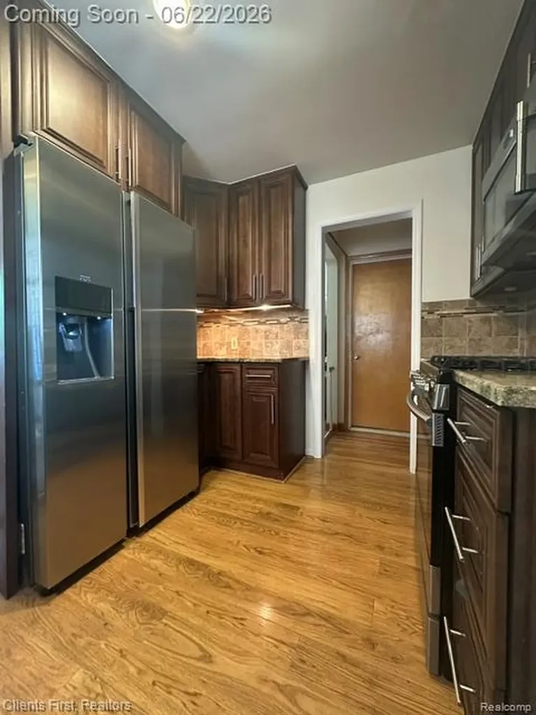 24631 Carlysle Street Dearborn City MI 48124