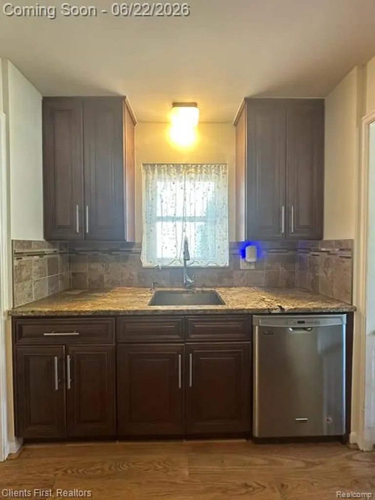 24631 Carlysle Street Dearborn City MI 48124