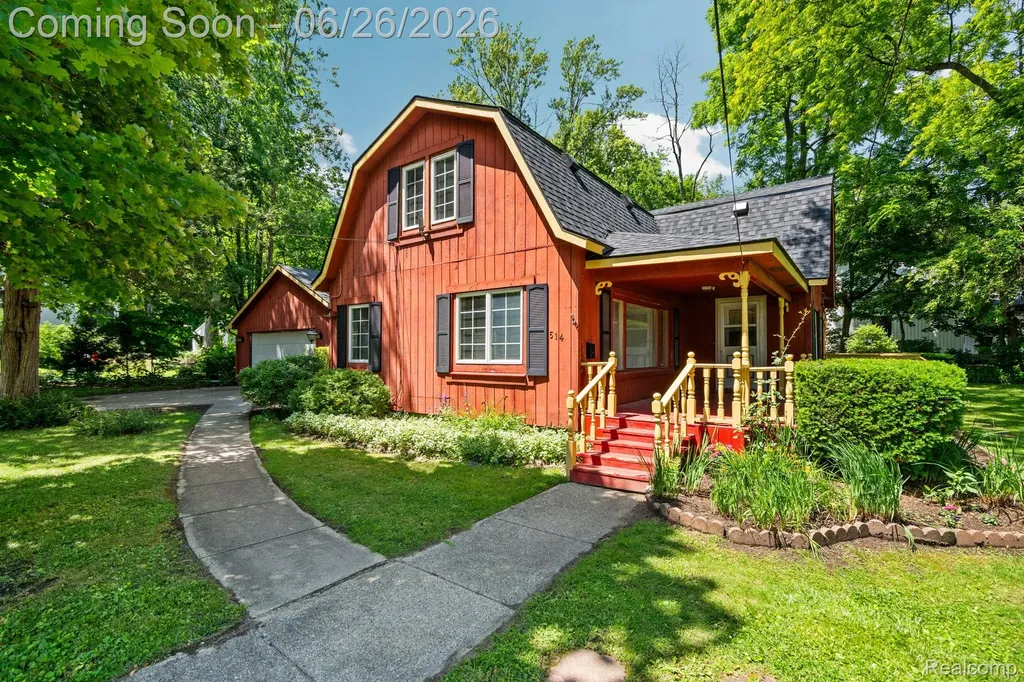 514 Lake Street Howell City MI 48843