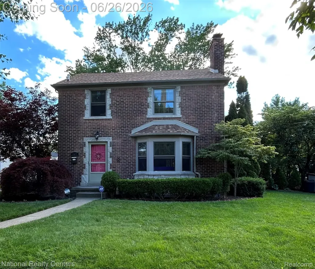 169 Mckinley Avenue Grosse Pointe Farms City MI 48236