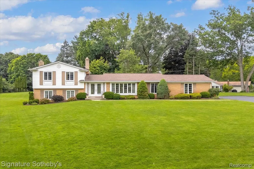 6851 Meath Hunt Circle Troy City MI 48098