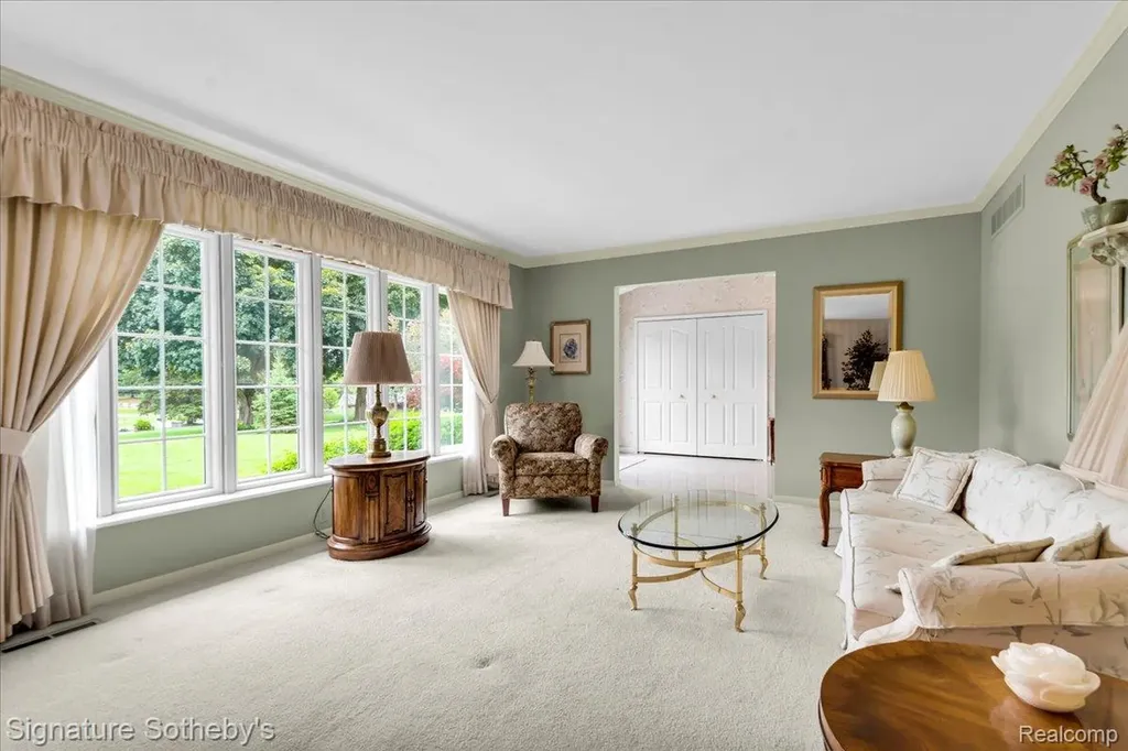 6851 Meath Hunt Circle Troy City MI 48098