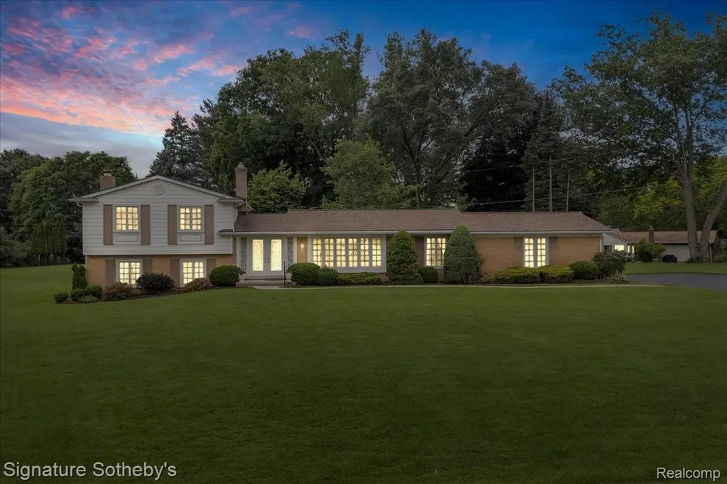 6851 Meath Hunt Circle Troy City MI 48098