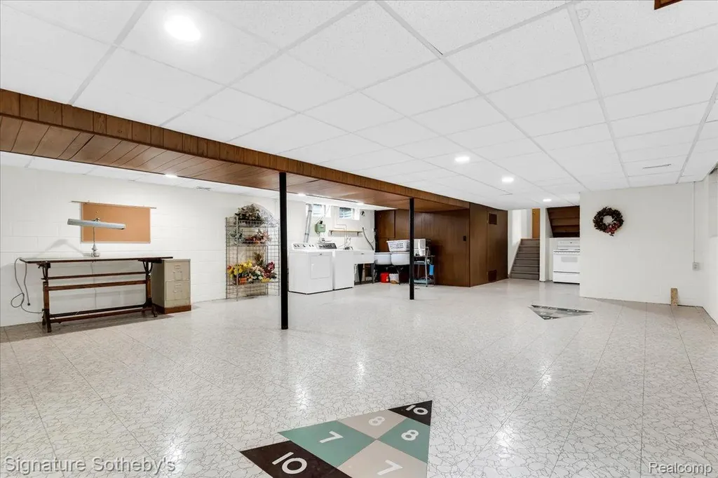 6851 Meath Hunt Circle Troy City MI 48098