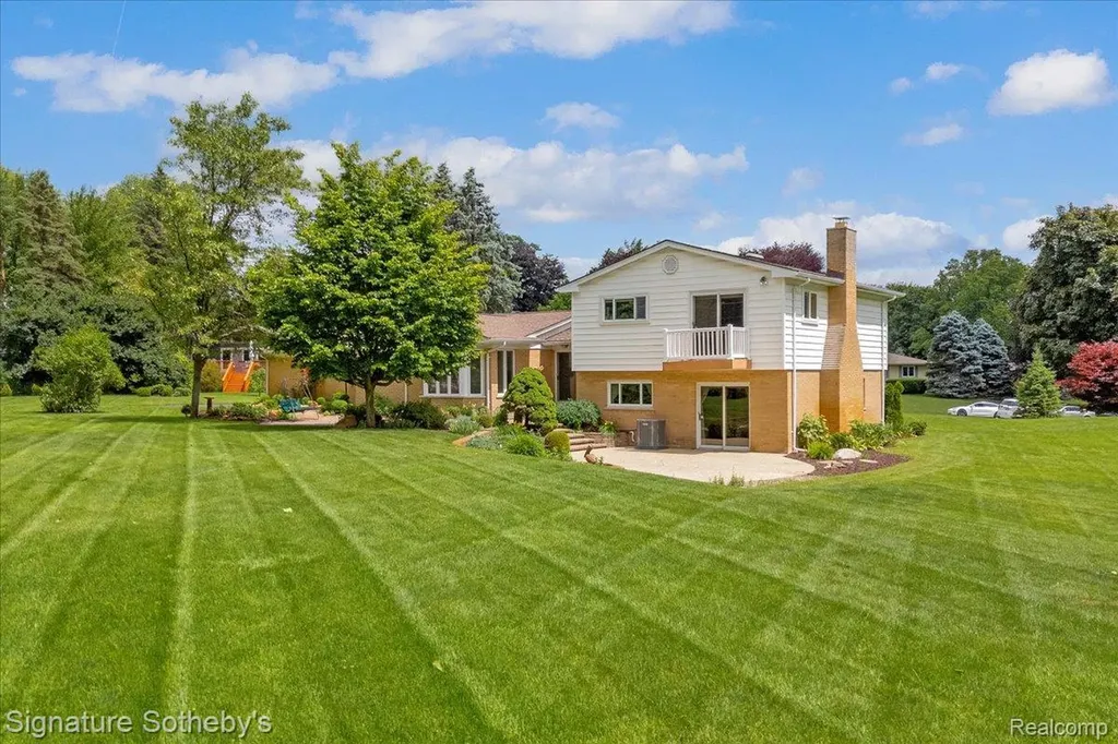 6851 Meath Hunt Circle Troy City MI 48098