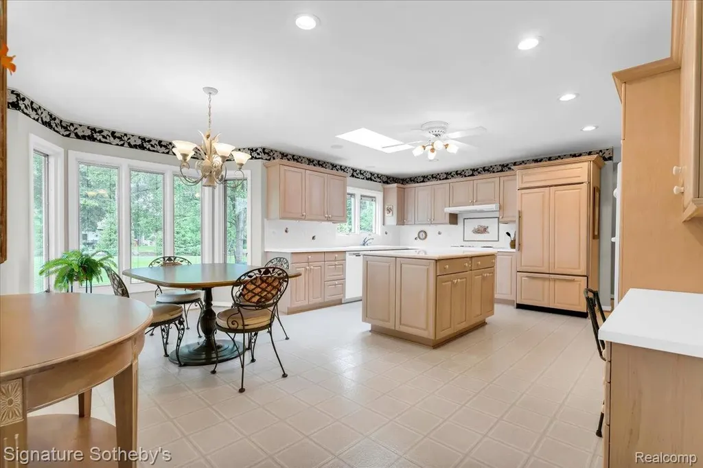 6851 Meath Hunt Circle Troy City MI 48098