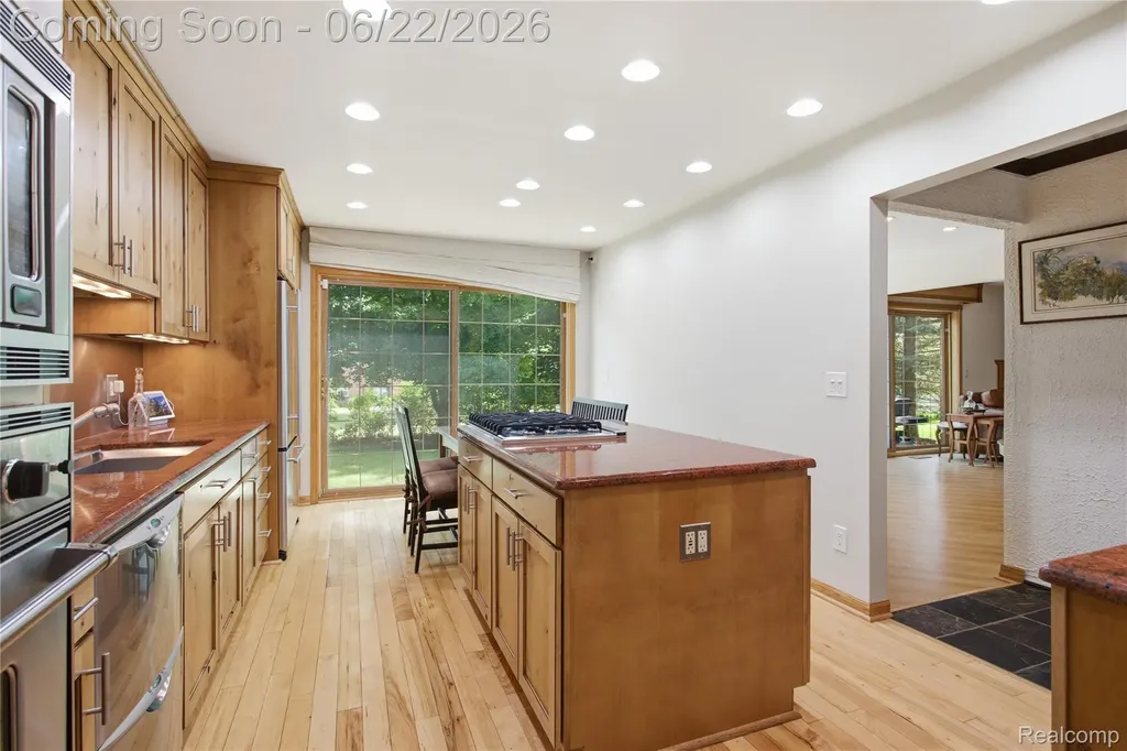28143 W 12 Mile Road Farmington Hills City MI 48334
