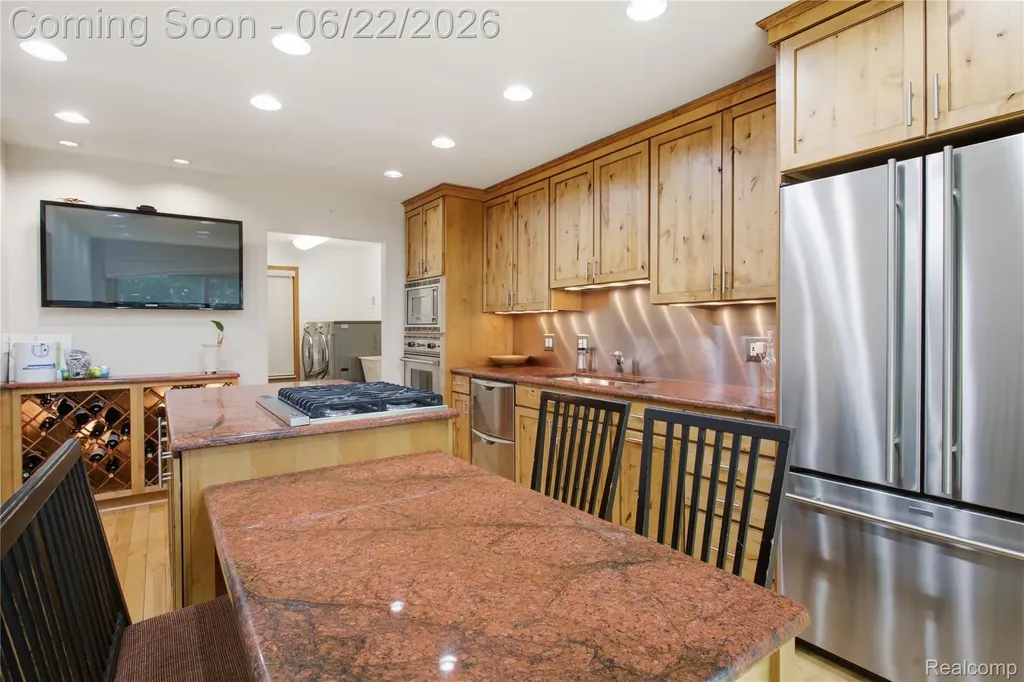 28143 W 12 Mile Road Farmington Hills City MI 48334