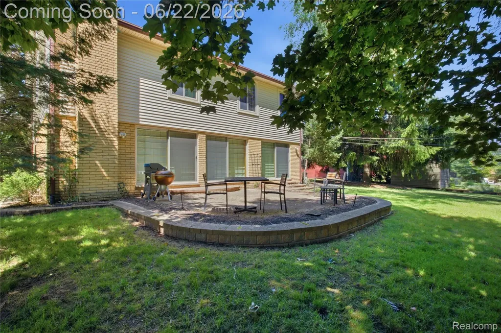 28143 W 12 Mile Road Farmington Hills City MI 48334