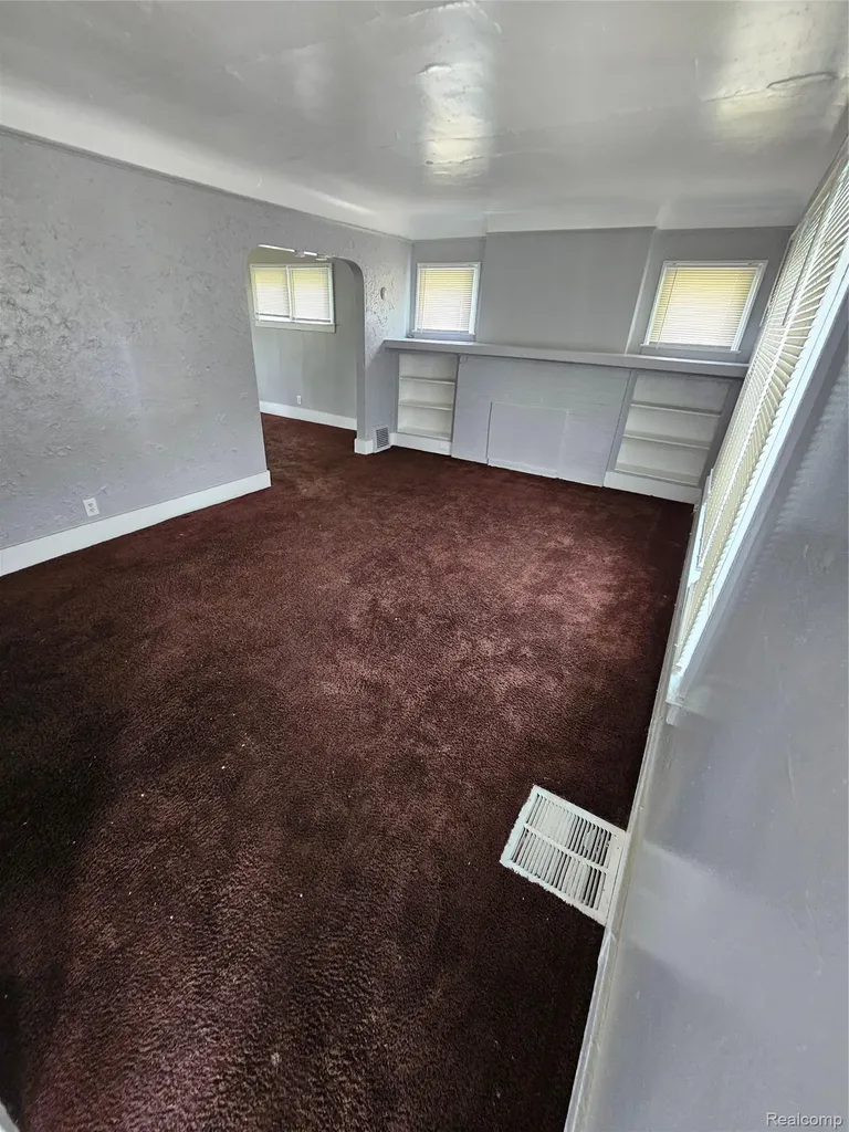10029 Violetlawn Street Detroit City MI 48204