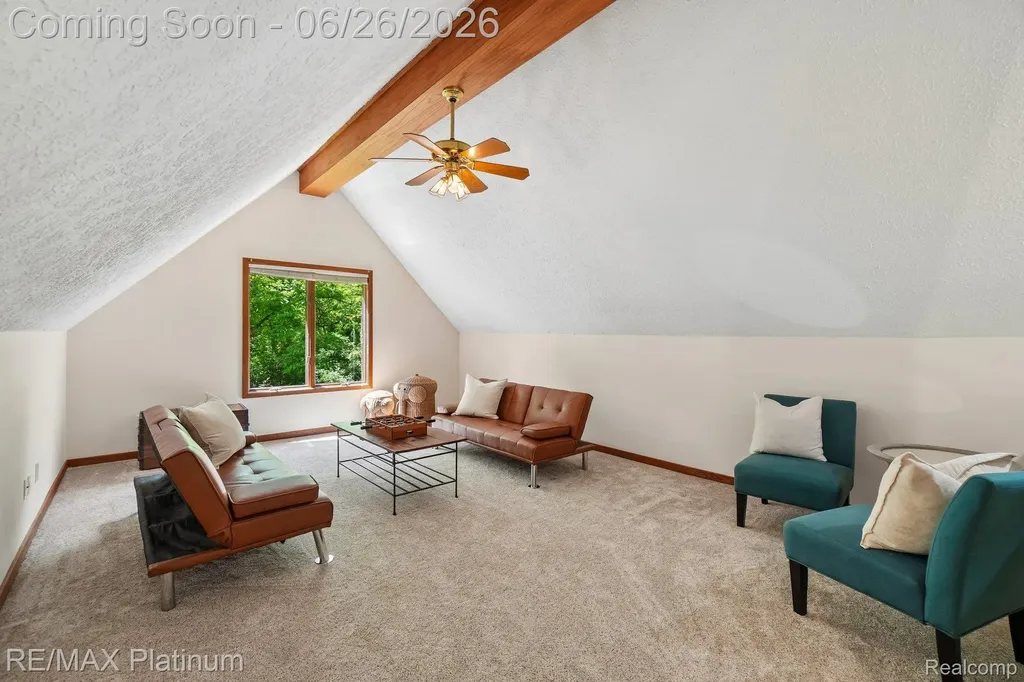 6100 Oak Valley Drive Hamburg Township MI 48189