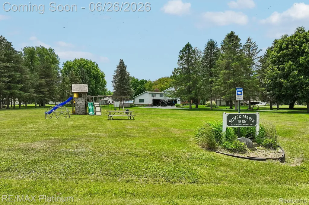 6100 Oak Valley Drive Hamburg Township MI 48189