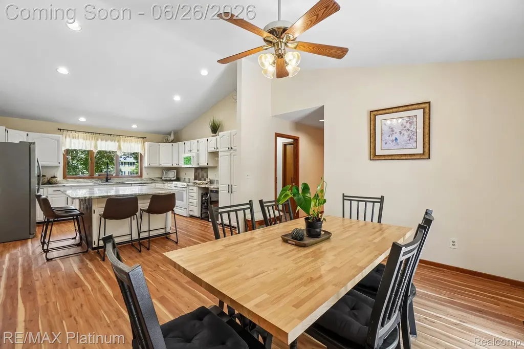 6100 Oak Valley Drive Hamburg Township MI 48189