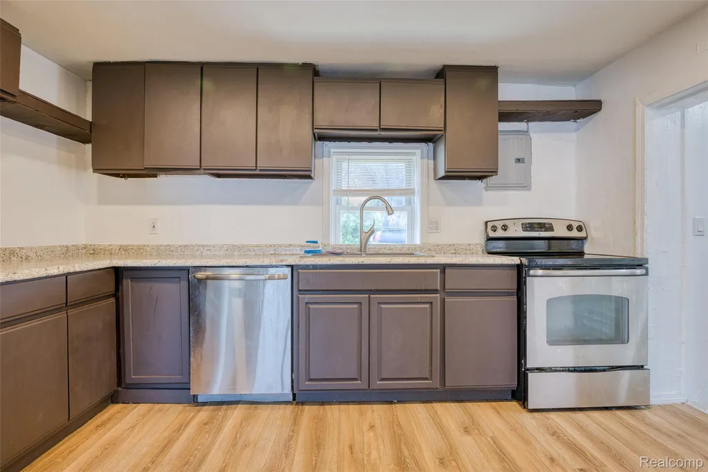95 N Hulbert Street White Lake Charter Township MI 48386