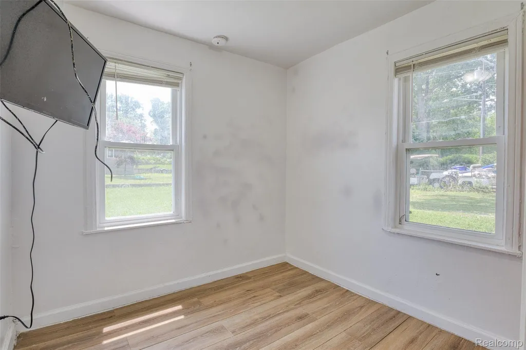 95 N Hulbert Street White Lake Charter Township MI 48386