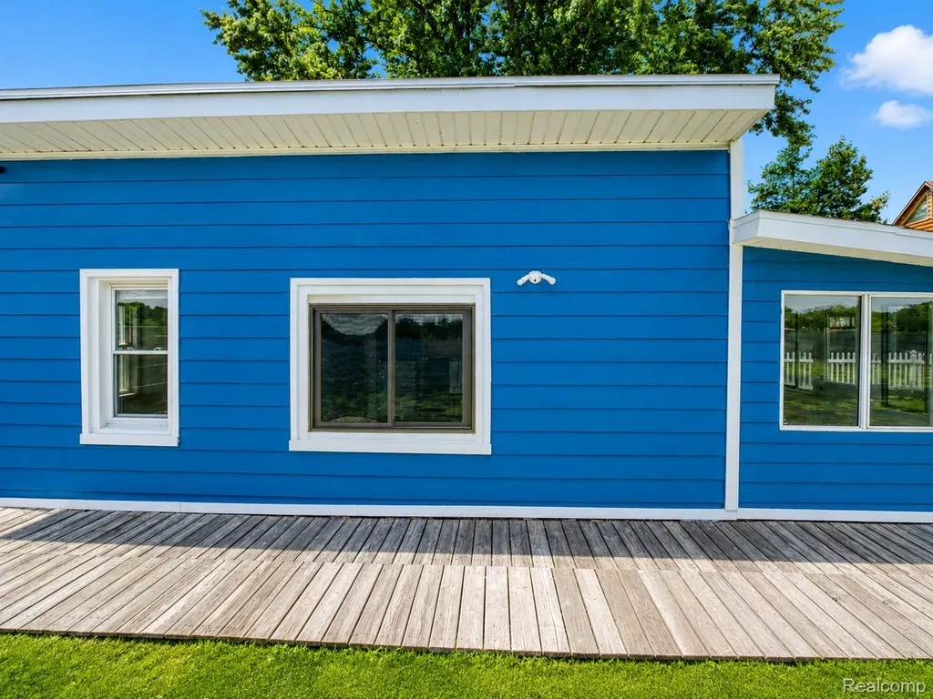 95 N Hulbert Street White Lake Charter Township MI 48386