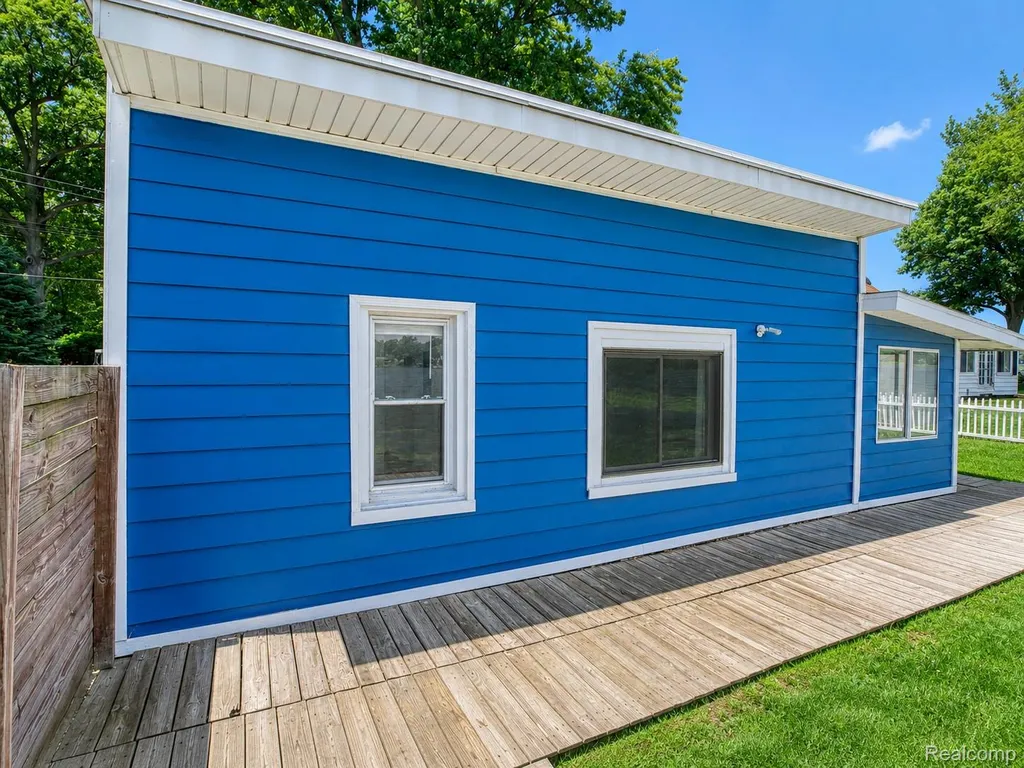 95 N Hulbert Street White Lake Charter Township MI 48386