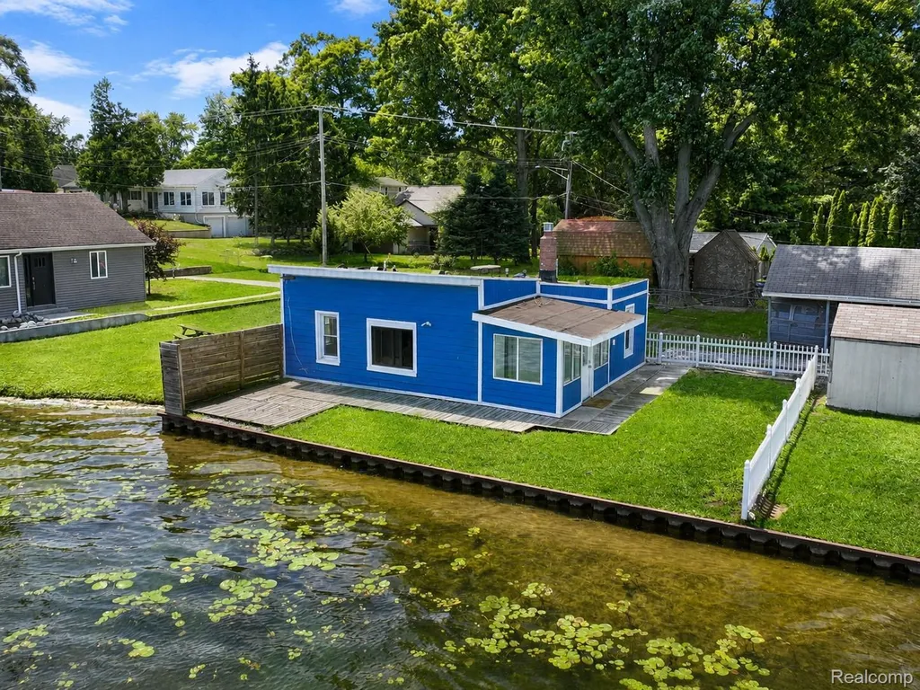 95 N Hulbert Street White Lake Charter Township MI 48386