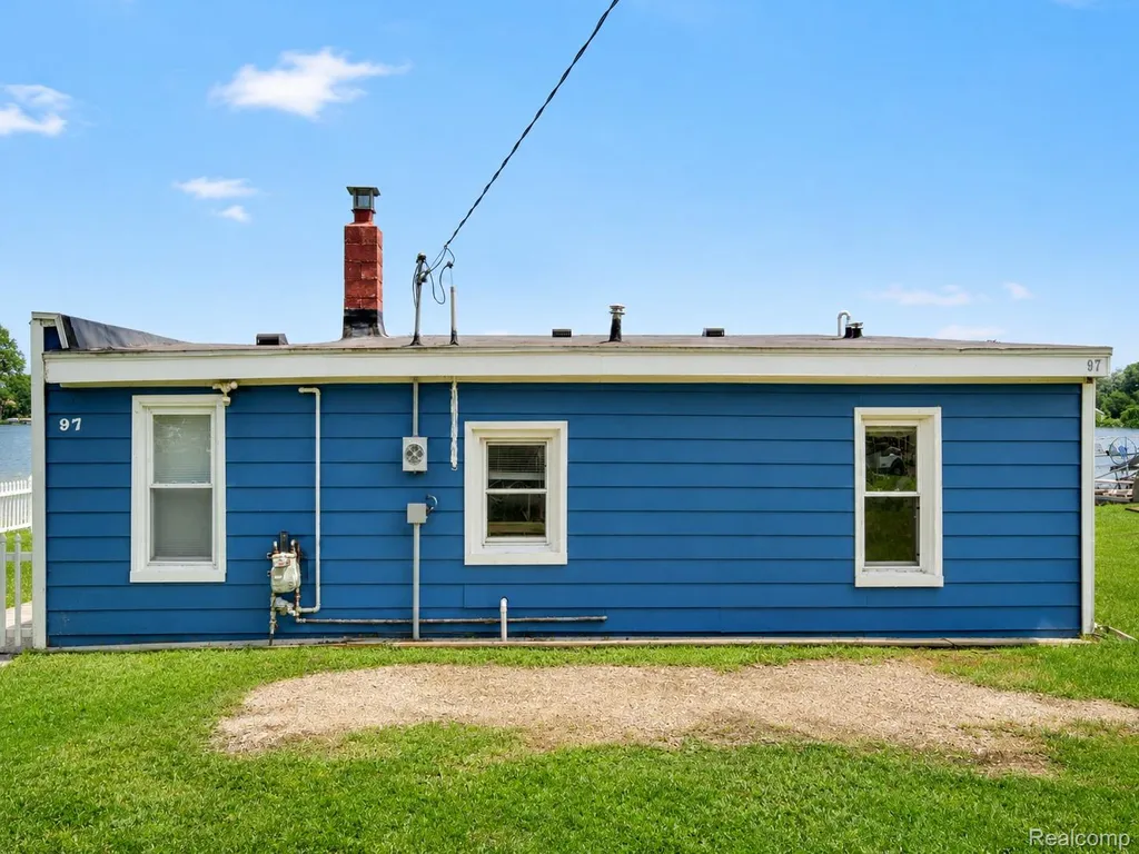 95 N Hulbert Street White Lake Charter Township MI 48386