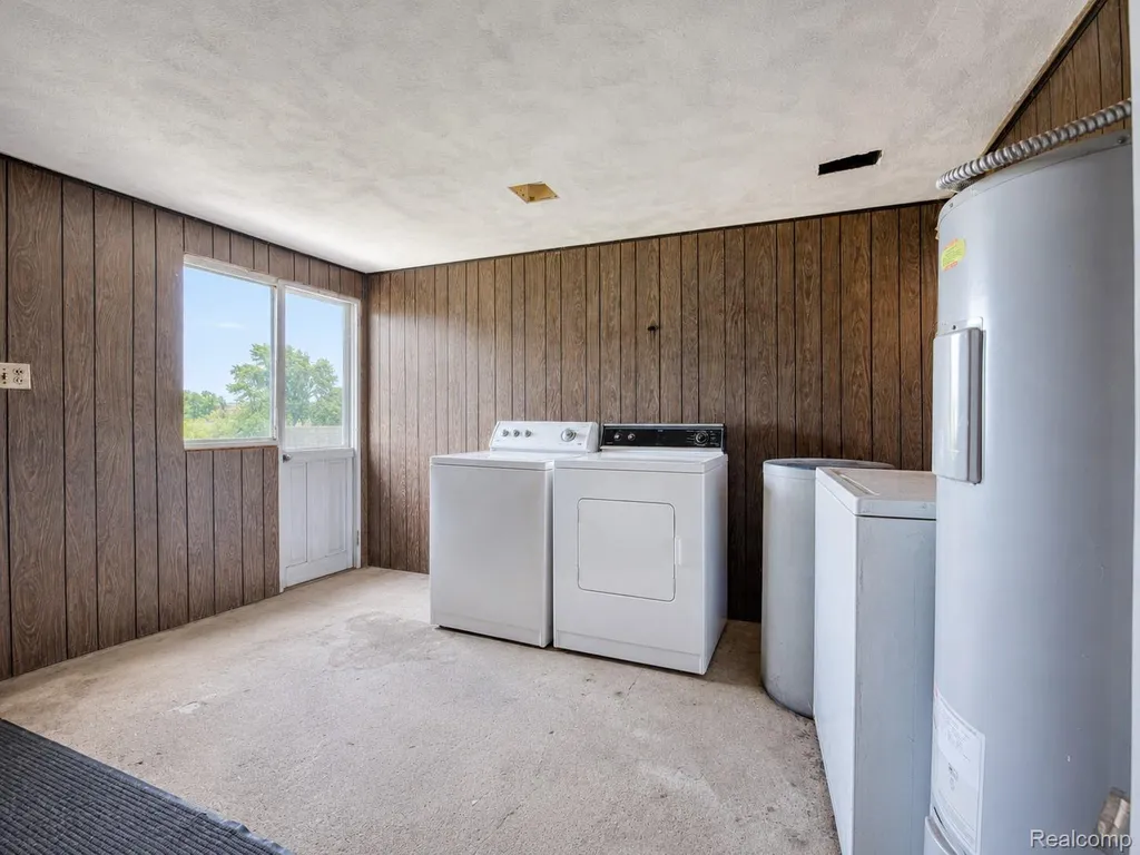 95 N Hulbert Street White Lake Charter Township MI 48386