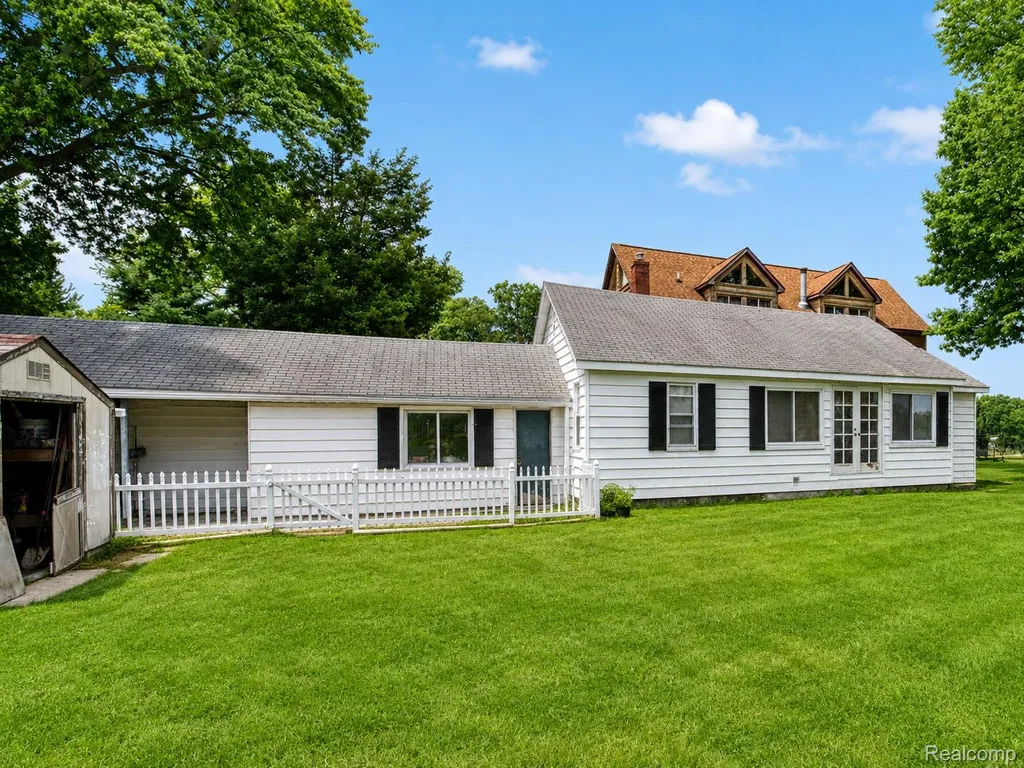 95 N Hulbert Street White Lake Charter Township MI 48386