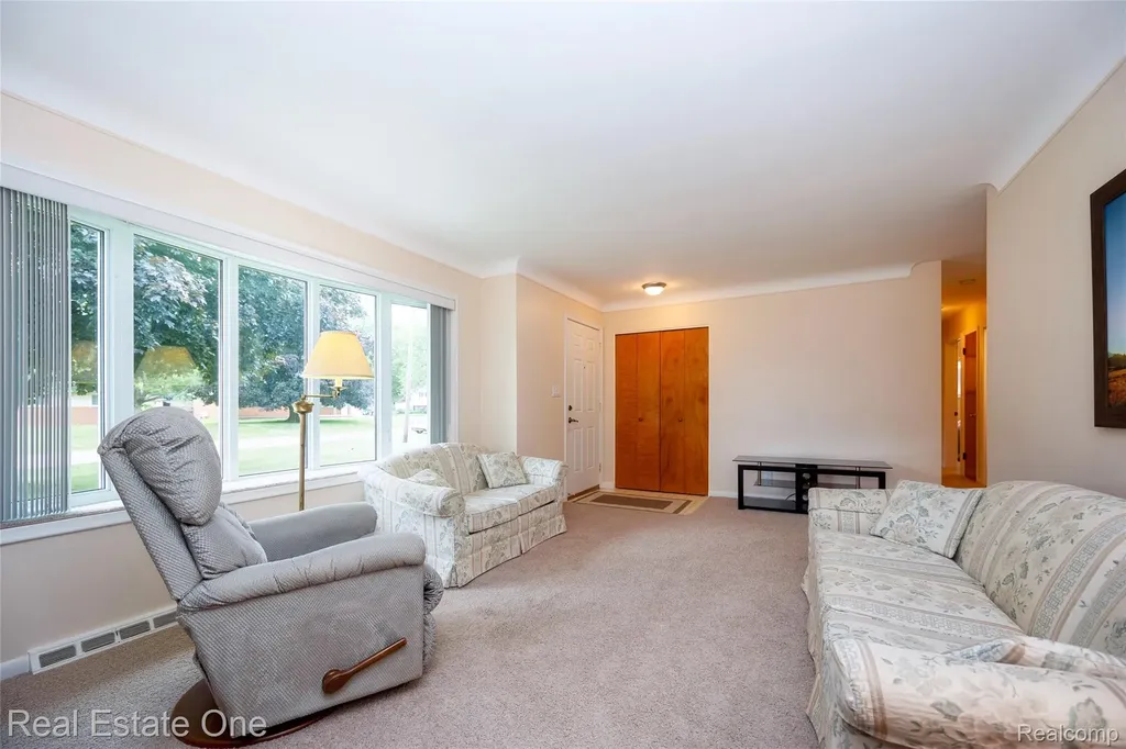1156 Bielby Street Waterford Charter Township MI 48328