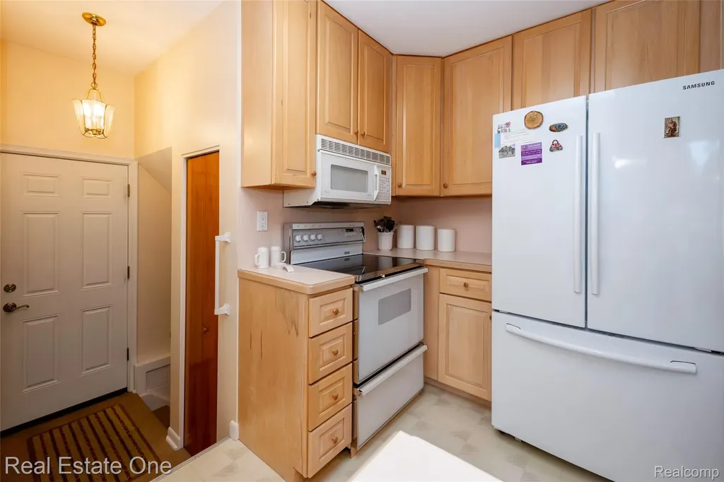 1156 Bielby Street Waterford Charter Township MI 48328