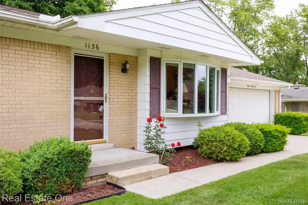 1156 Bielby Street Waterford Charter Township MI 48328