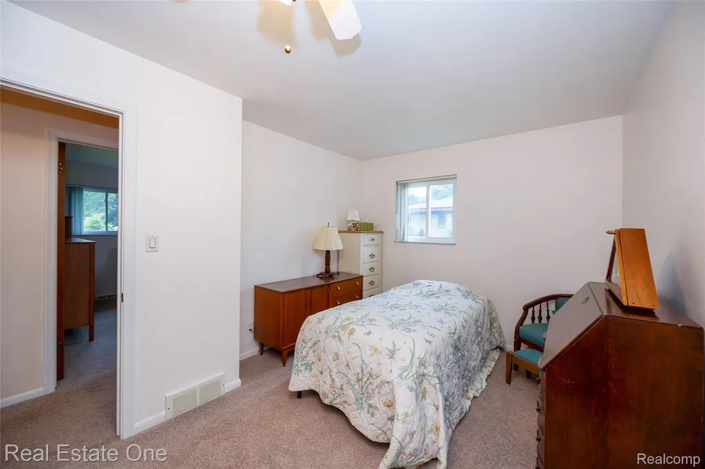 1156 Bielby Street Waterford Charter Township MI 48328