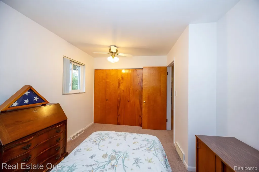 1156 Bielby Street Waterford Charter Township MI 48328
