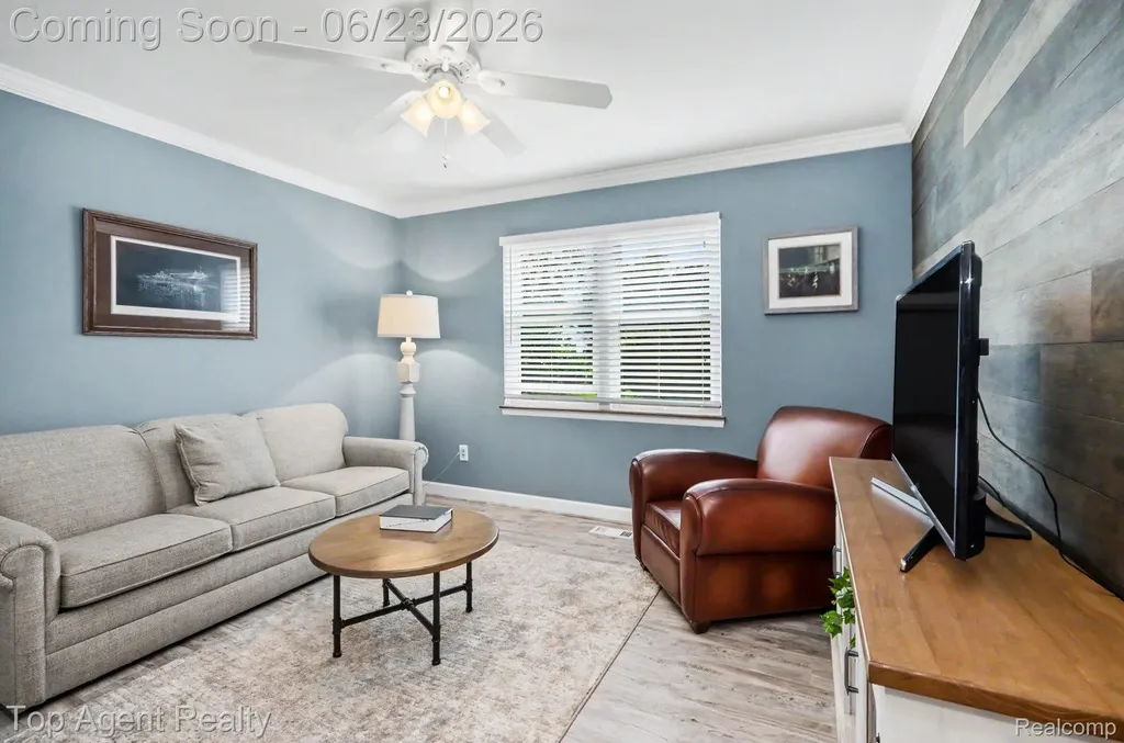 3759 Donley Avenue Rochester Hills City MI 48309