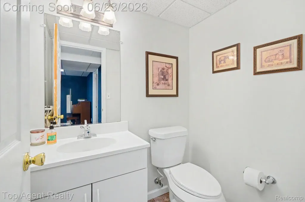 3759 Donley Avenue Rochester Hills City MI 48309