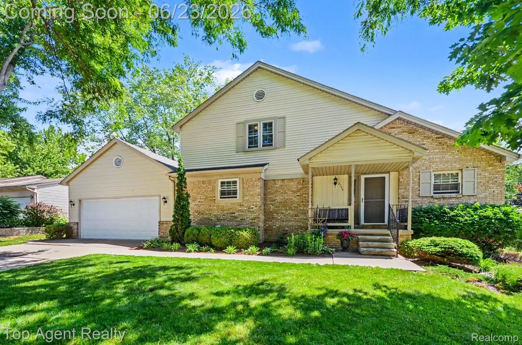 3759 Donley Avenue Rochester Hills City MI 48309