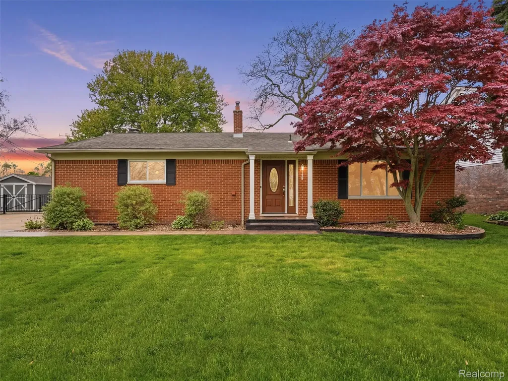 32160 S River Road Harrison Charter Township MI 48045