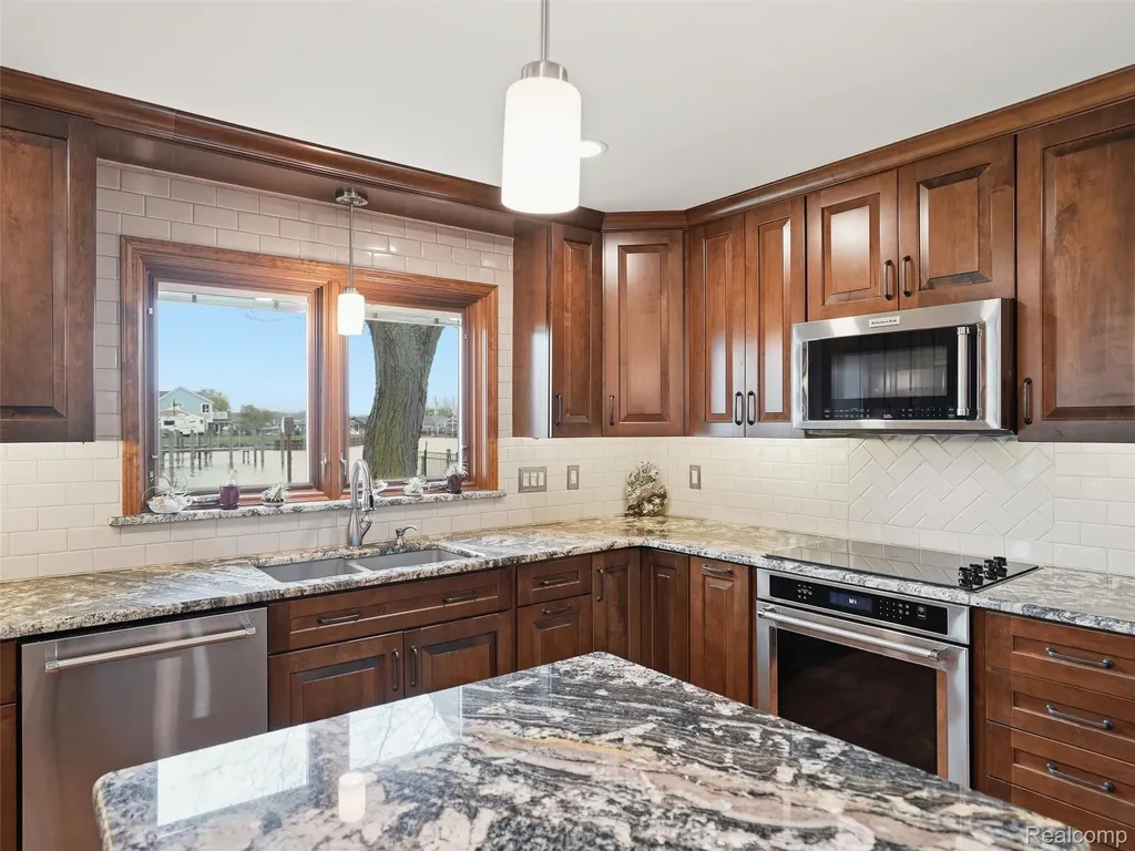 32160 S River Road Harrison Charter Township MI 48045