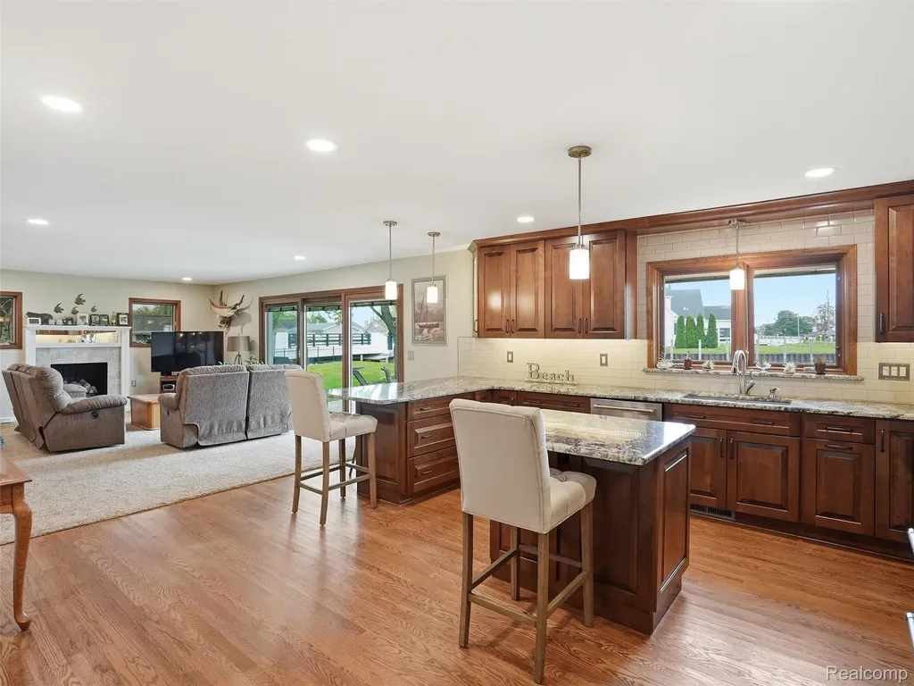 32160 S River Road Harrison Charter Township MI 48045