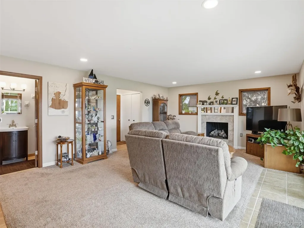 32160 S River Road Harrison Charter Township MI 48045