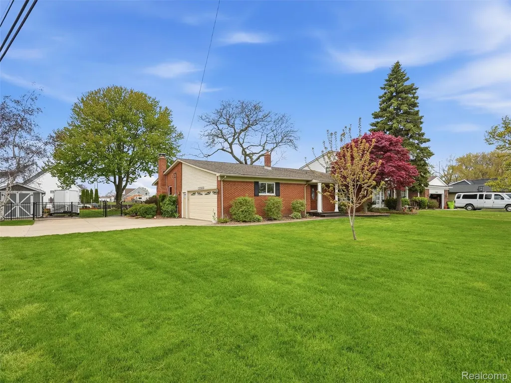 32160 S River Road Harrison Charter Township MI 48045