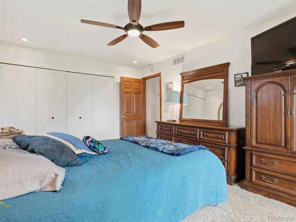 32160 S River Road Harrison Charter Township MI 48045