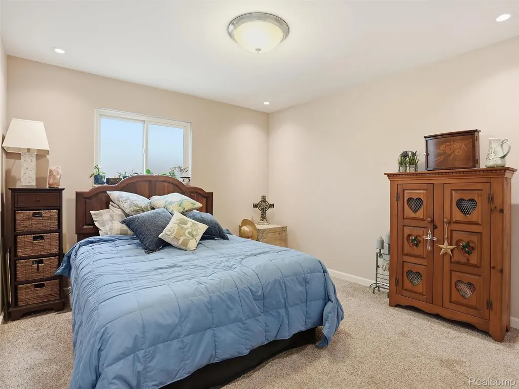 32160 S River Road Harrison Charter Township MI 48045